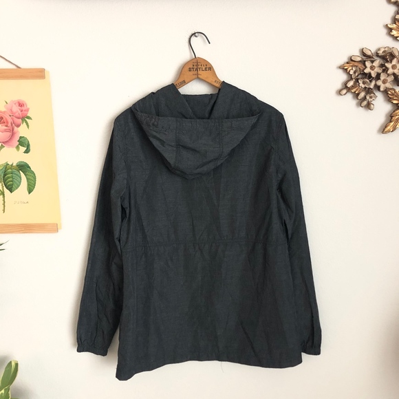 Zine Packable Hooded Windbreaker - Picture 5 of 8